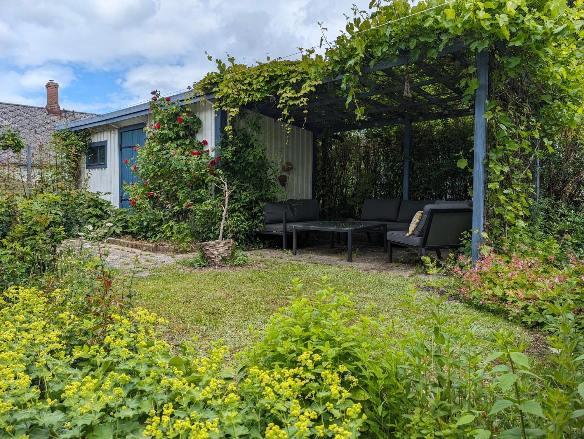 Villa Millans Dockhus Onslunda Exterior foto